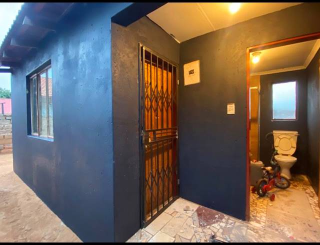 2 BEDROOM HOUSE FOR SALE IN PROTEA GLEN